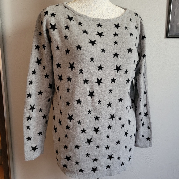 H&M Sweaters - H&M Star Sweater
